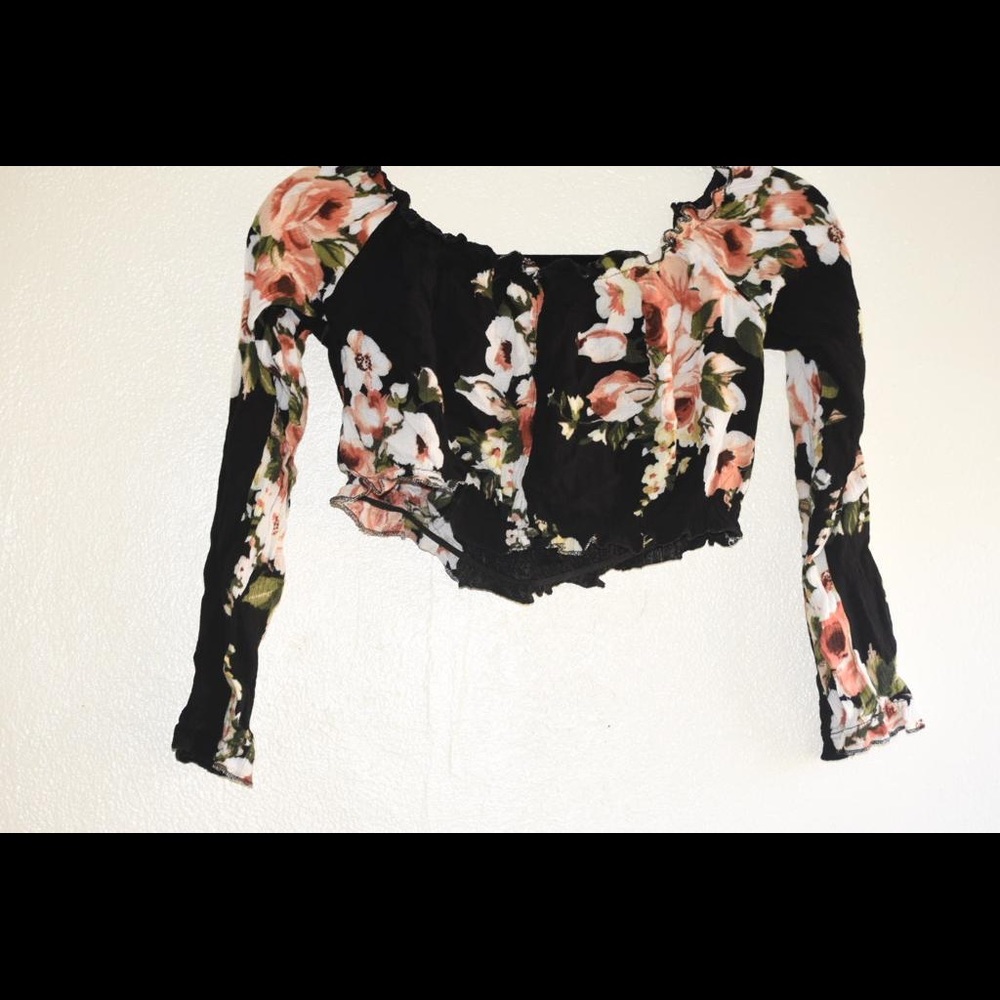 White and pink blouse. Brand: The Sang - Picture 6 of 6